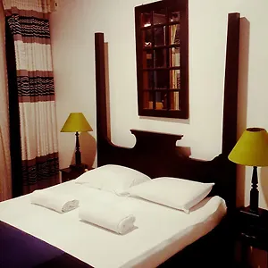 Inn Dhawalagiri, Kandy