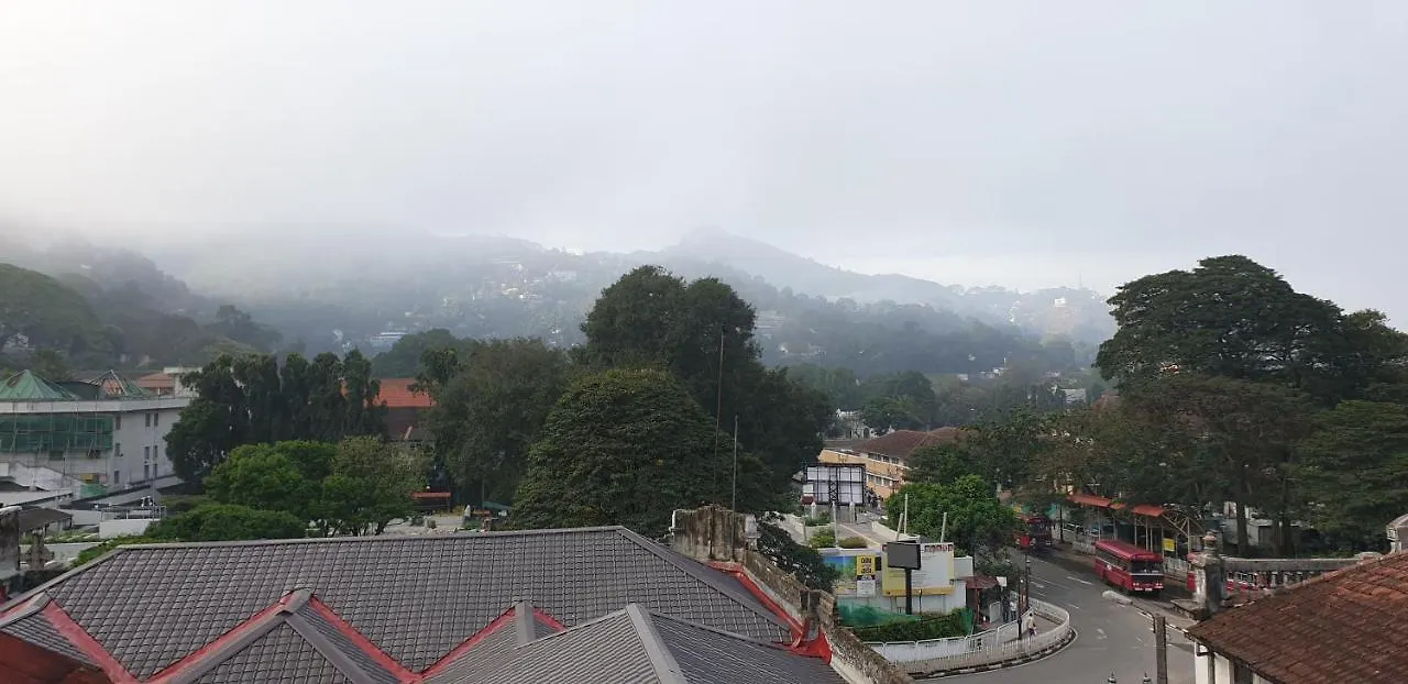Kandy Tower Inn 0*,